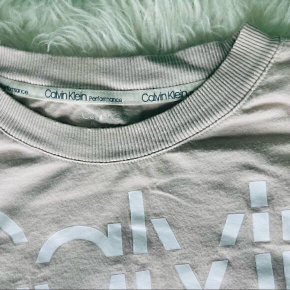 Calvin Klein Performance pink / blush cropped style top size M - Picture 9 of 11